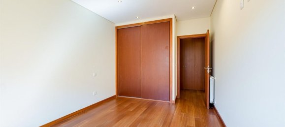 3 bedrooms Apartment in Senhora da Hora, Portugal No. 137887 16