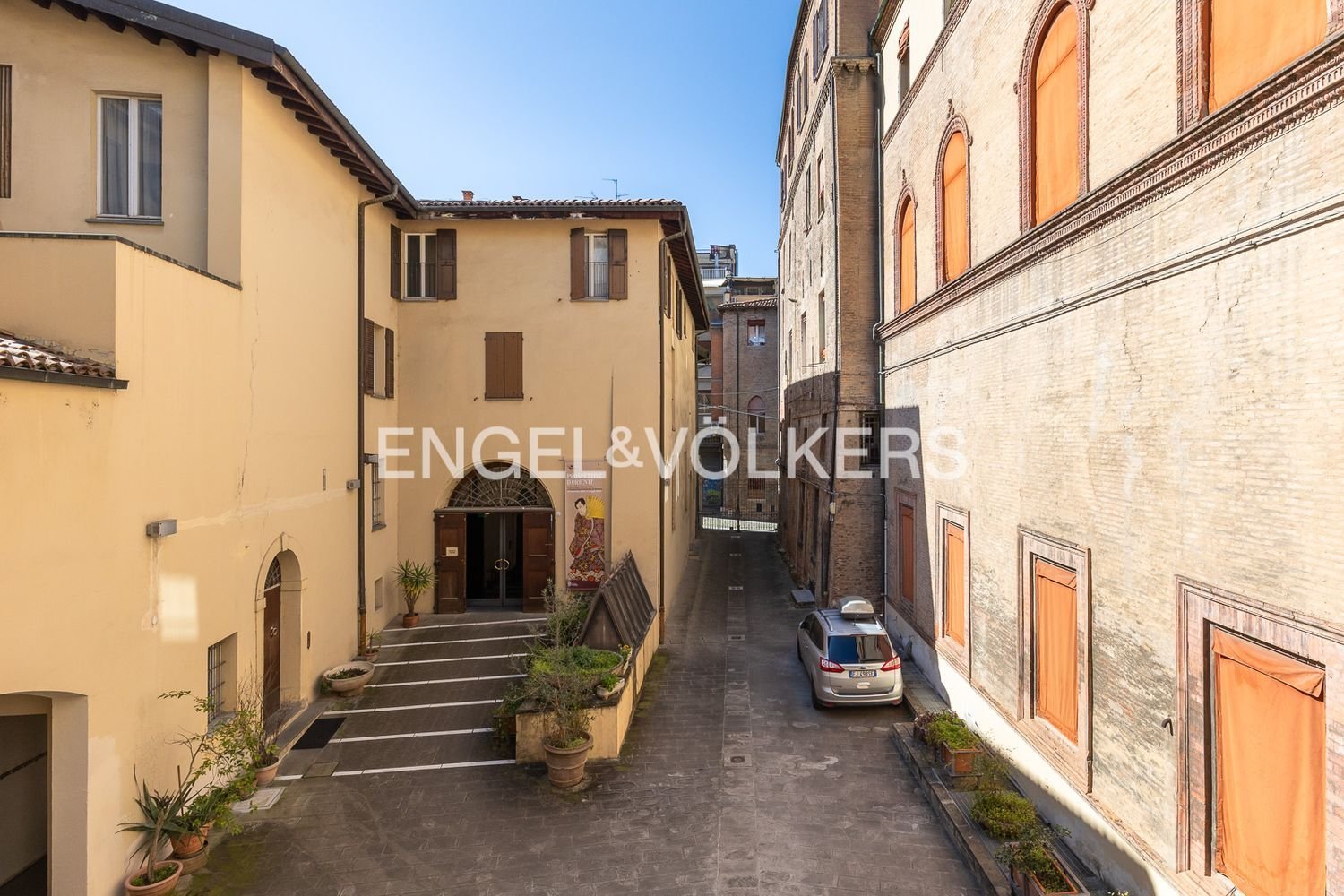 9 rooms Duplex in Bologna, Italy No. 68855