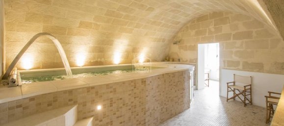 8 bedrooms Townhouse in Mahon, Spain No. 702 11