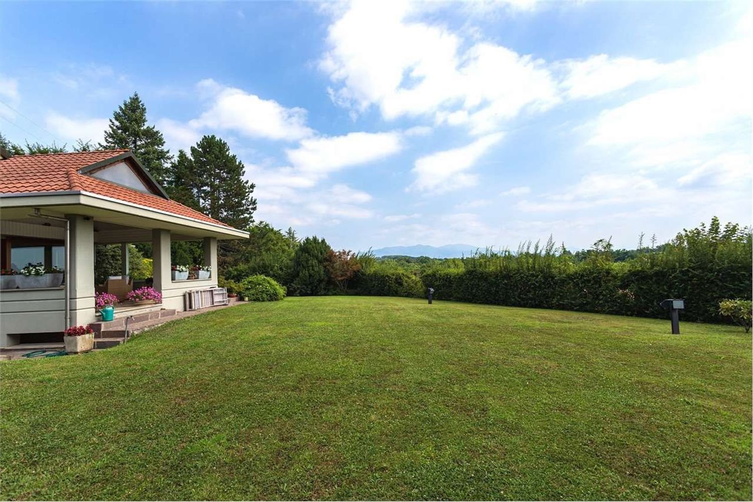 7-Zimmer Villa in Guanzate, Italy, Nr. 7210