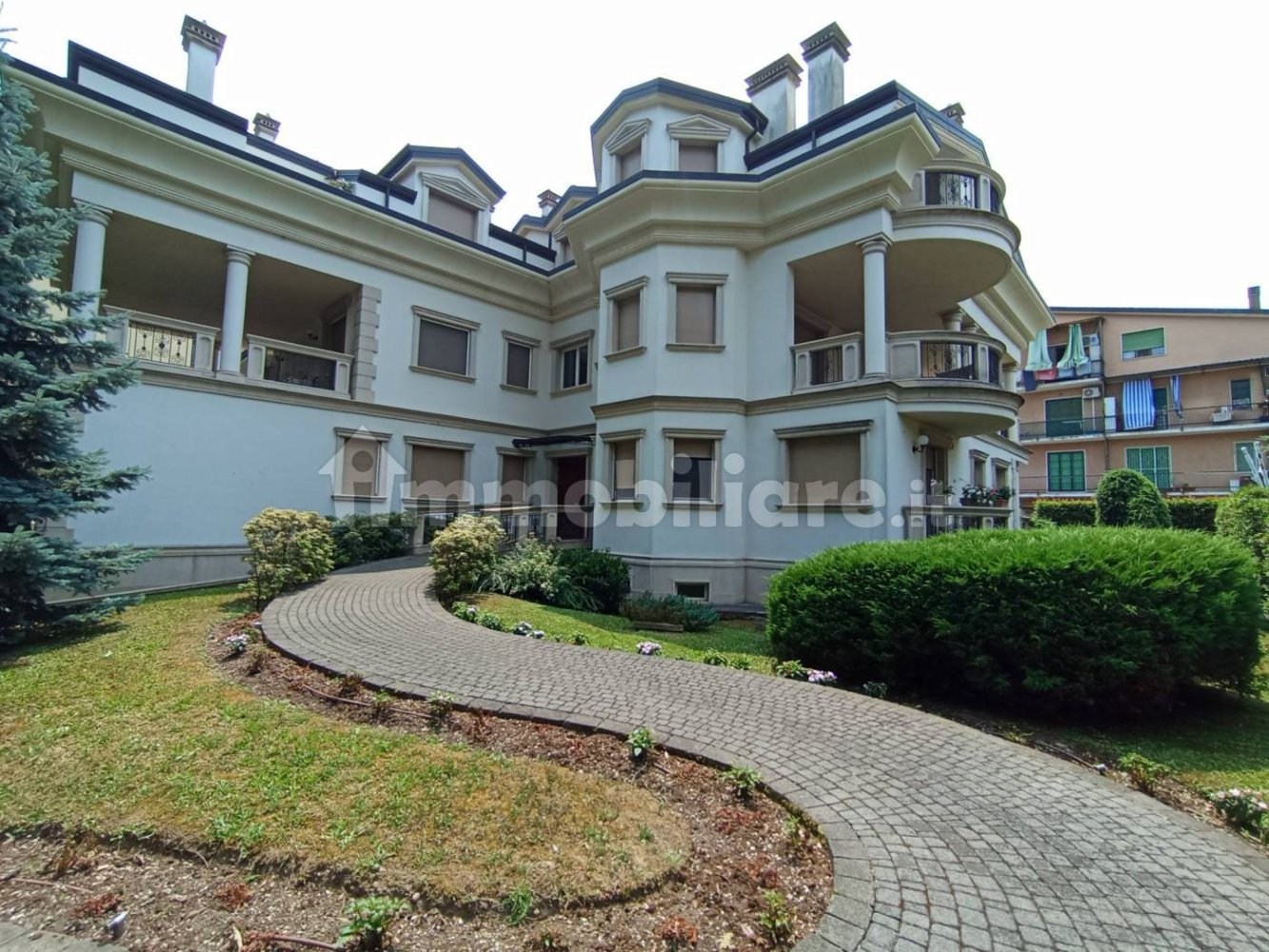 Apartamento de 2 dormitorios en Cinisello Balsamo, Italy No. 267728