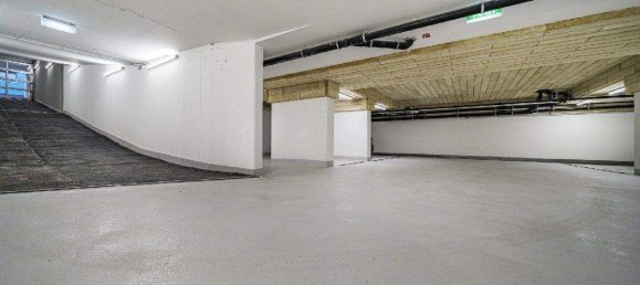 Garage à Rudolfsheim-Funfhaus, Austria No. 123938 2