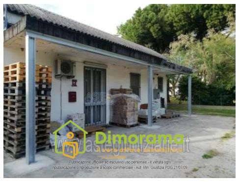 3 rooms Commercial property in Rimini, Italy No. 11482