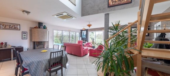 5 bedrooms House in La Roche-sur-Yon, France No. 346310 3