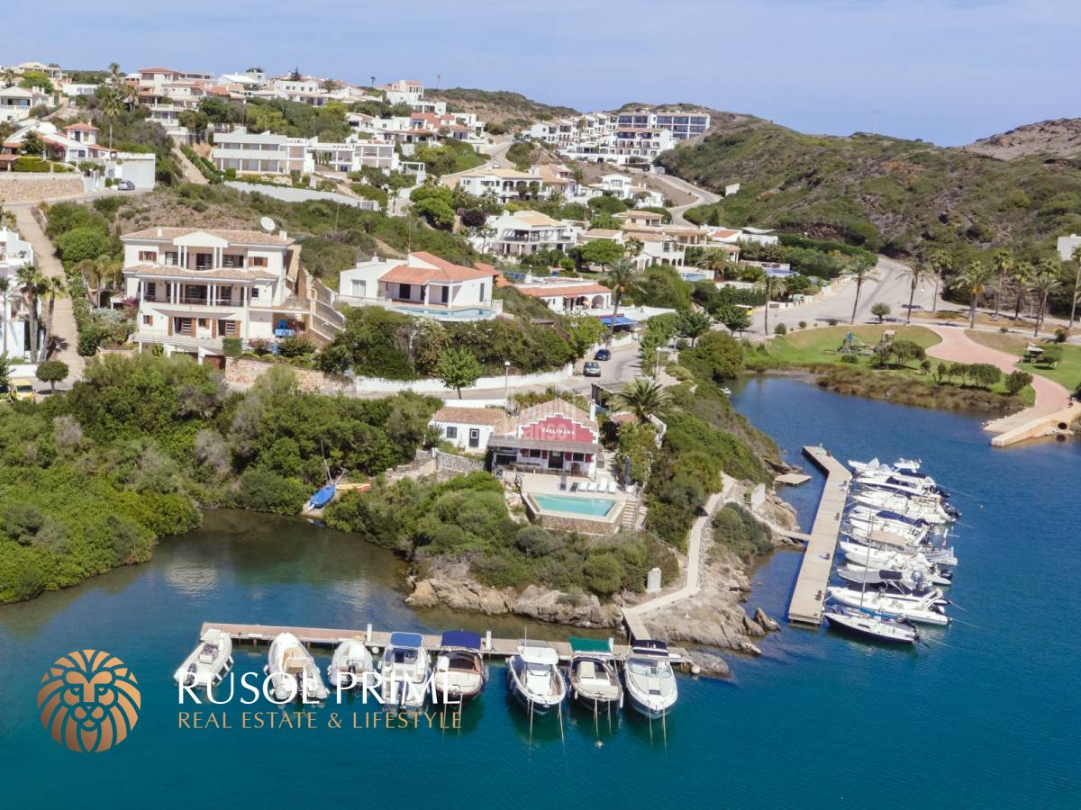 5 bedrooms Villa in Mahon, Spain No. 1448