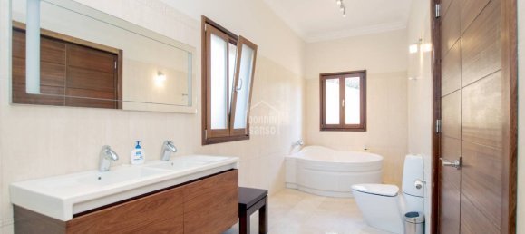 5 bedrooms Villa in Mahon, Spain No. 1448 8