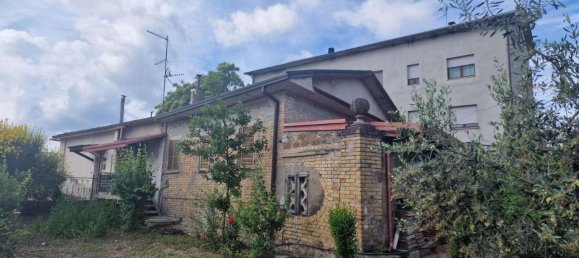 Casa de 3 habitaciónes en Gualdo Cattaneo, Italy No. 111922 2