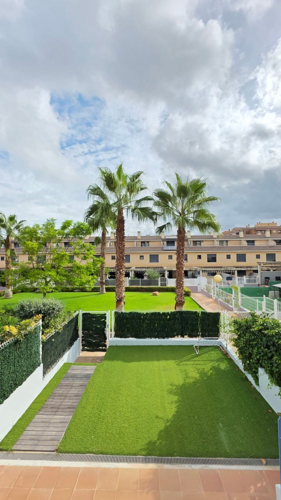 4 bedrooms House in Torrent, Spain No. 264298