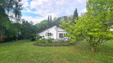 4 rooms House in Heiligenkreuz, Austria No. 144135