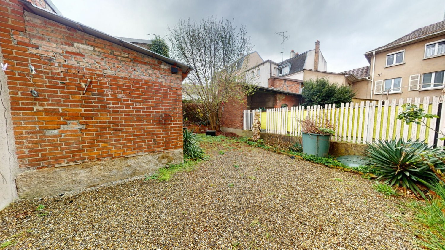 3 غرف نوم بناية في Mulhouse, France رقم 92141