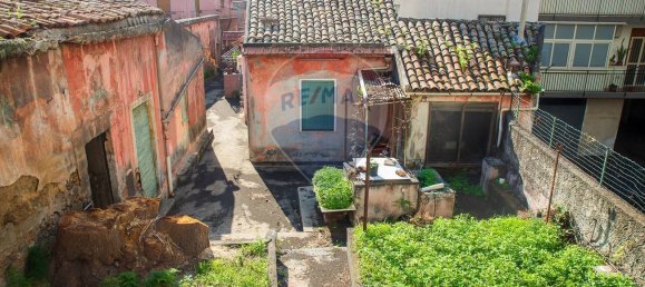 6 bedrooms House in Aci Catena, Italy No. 132988 25