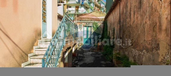 6 bedrooms House in Aci Catena, Italy No. 132988 4