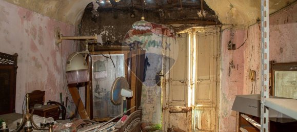 6 bedrooms House in Aci Catena, Italy No. 132988 12