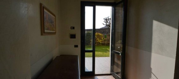 4-salle Appartement à Corte Franca, Italy No. 74886 22