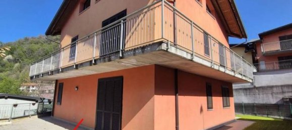 3 bedrooms Villa in Proserpio, Italy No. 2650 2