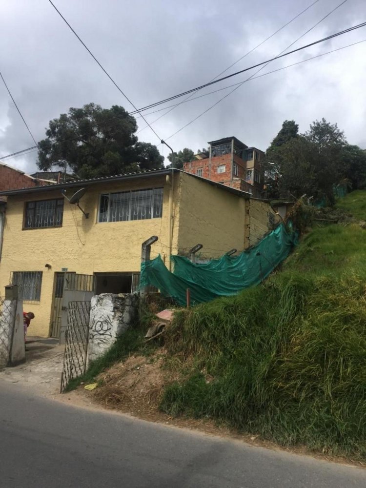 4 bedrooms House in Bogota, Colombia No. 13893