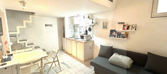 Apartamento de 2 habitaciónes en Naples, Italy No. 23139 4