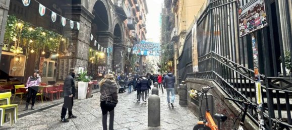 Apartamento de 2 habitaciónes en Naples, Italy No. 23139 2