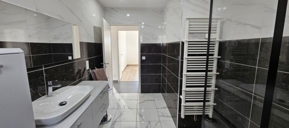 3 bedrooms House in Cusset, France No. 203643 7