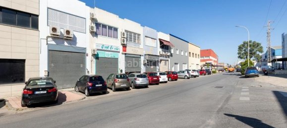 174m² Commercial property in Peligros, Spain No. 107861 2