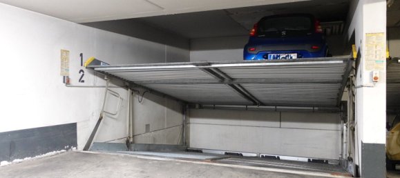 Parking in Hernals, Austria No. 121216 3