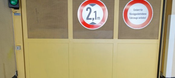 Parking in Hernals, Austria No. 121216 8