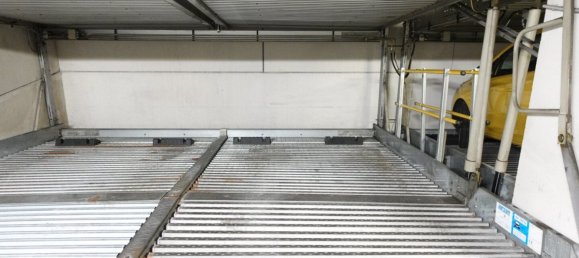 Parking in Hernals, Austria No. 121216 5