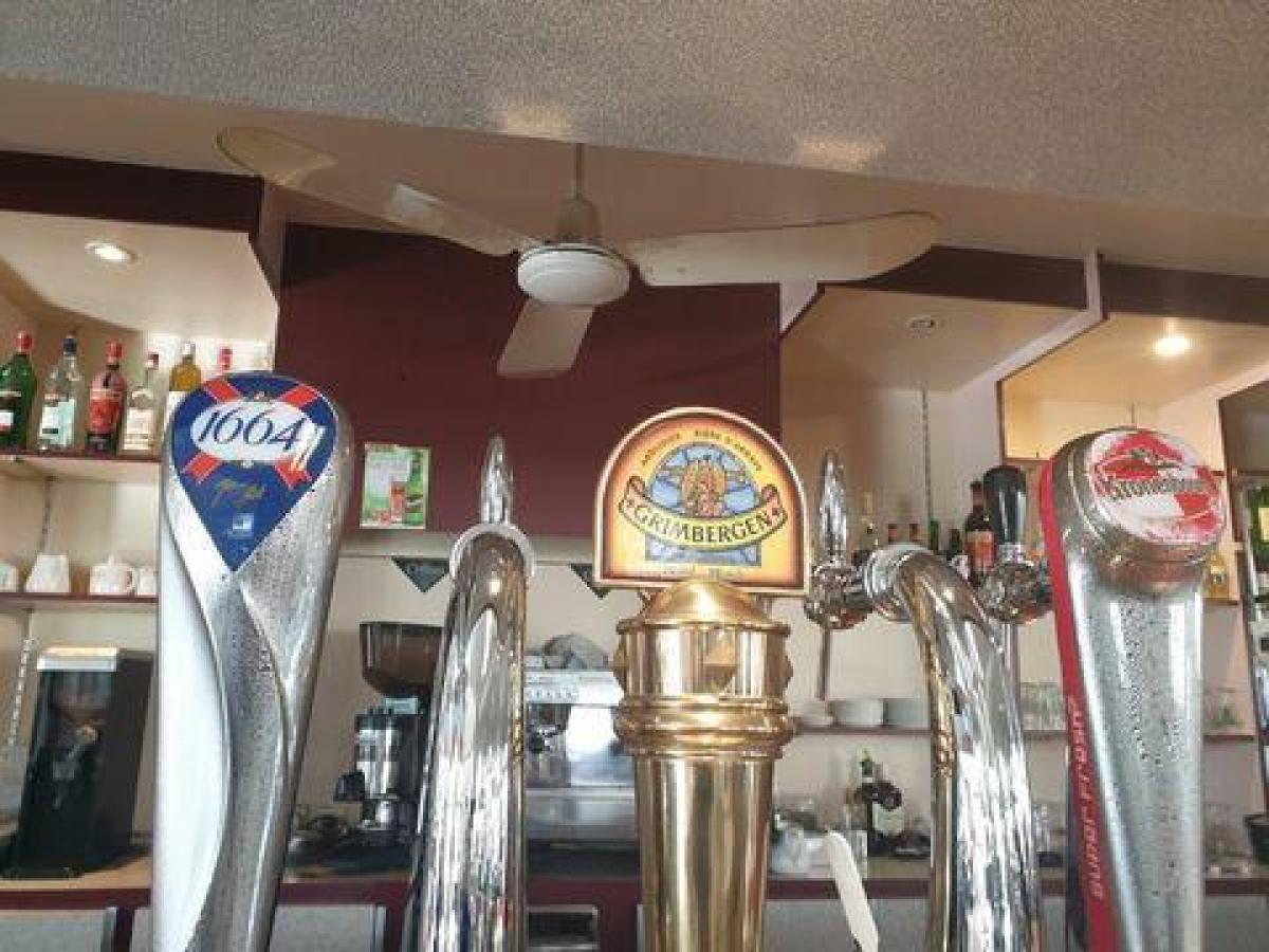 Oficina en Bourges, France 220 m² No. 18480