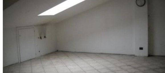 5 rooms Apartment in Besana in Brianza, Italy No. 4120 7