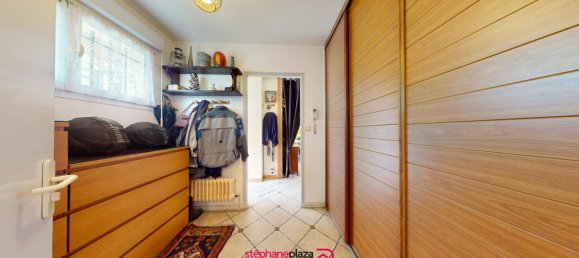 Casa de 3 dormitorios en Bezons, France No. 180098 5