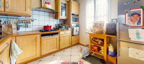 Casa de 3 dormitorios en Bezons, France No. 180098 4