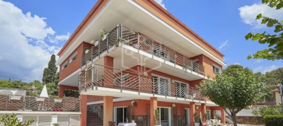 6 bedrooms Villa in Castelldefels, Spain No. 7405 3