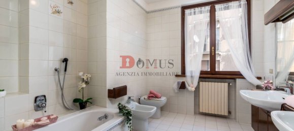 3 bedrooms Villa in Mantua, Italy No. 245833 14