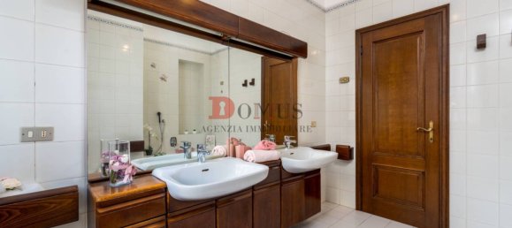 3 bedrooms Villa in Mantua, Italy No. 245833 15