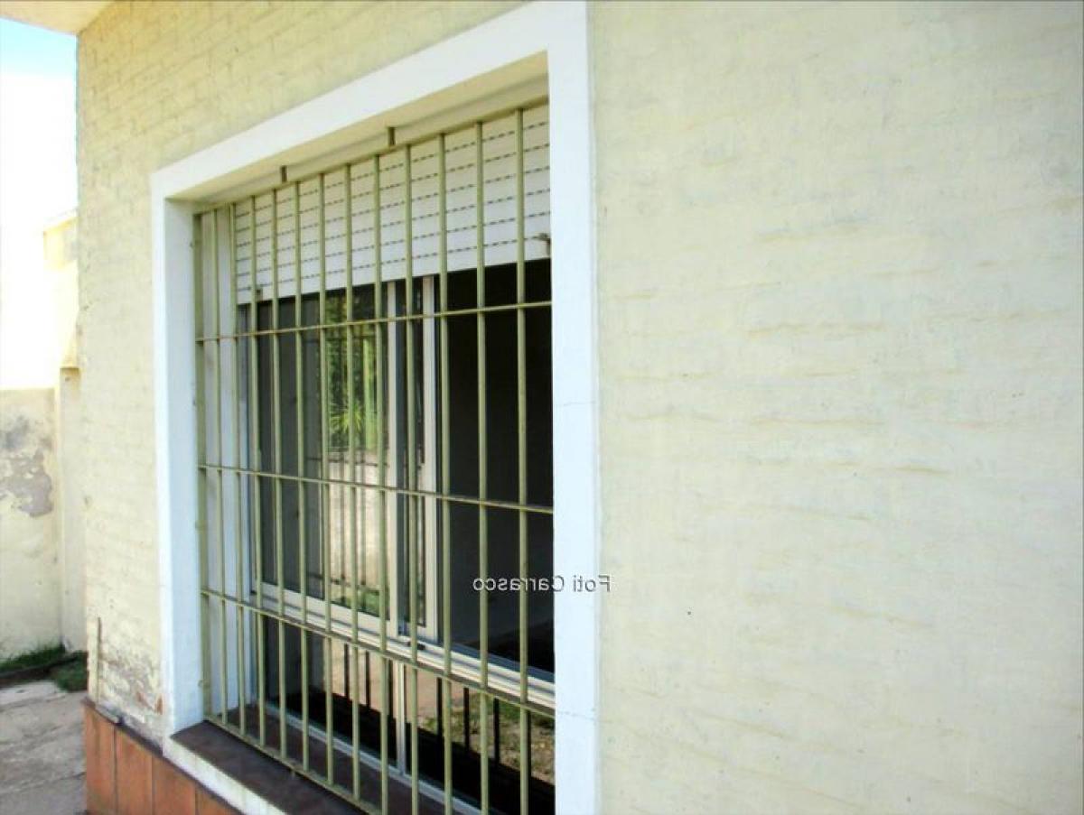 3 bedrooms House in Montevideo, Uruguay No. 7942