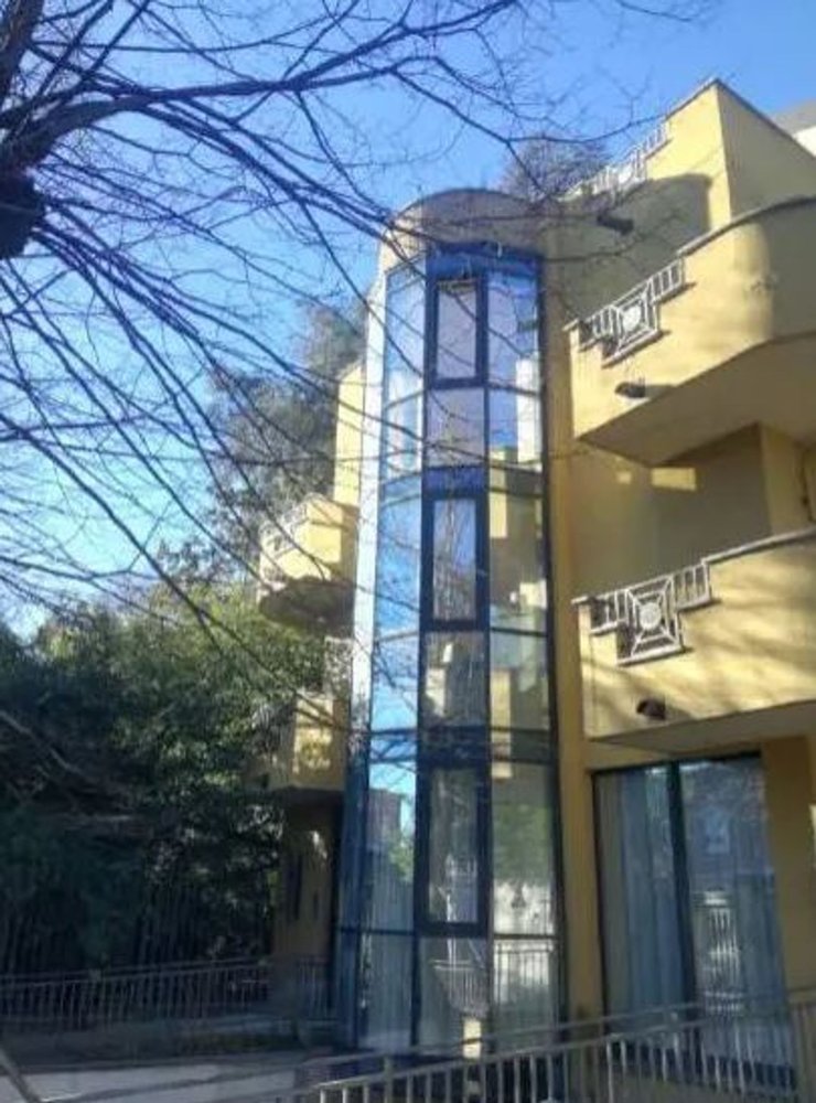 502m² Building in Cerro Maggiore, Italy No. 186243
