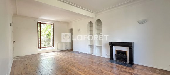 Квартира с 1 спальней в Сюрен, Франция № 180276 3