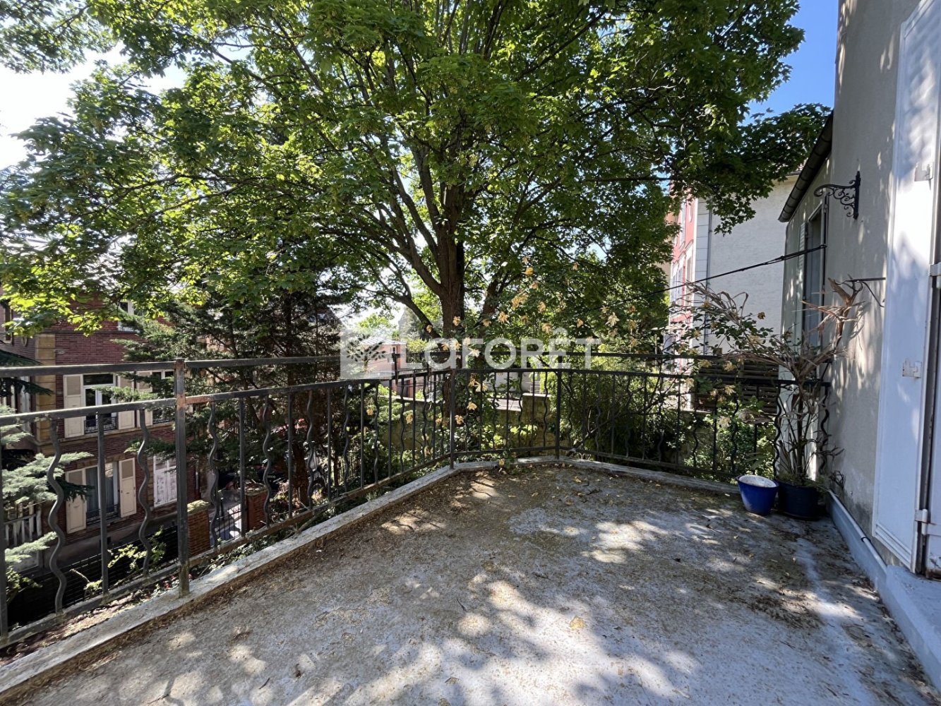 Квартира с 1 спальней в Сюрен, Франция № 180276