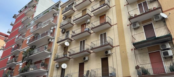 3 rooms Apartment in Taranto, Italy No. 146006 2