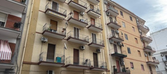 3 rooms Apartment in Taranto, Italy No. 146006 3