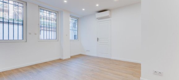 30m² Office in Nice, France No. 195169 4