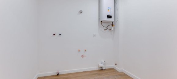 30m² Office in Nice, France No. 195169 3