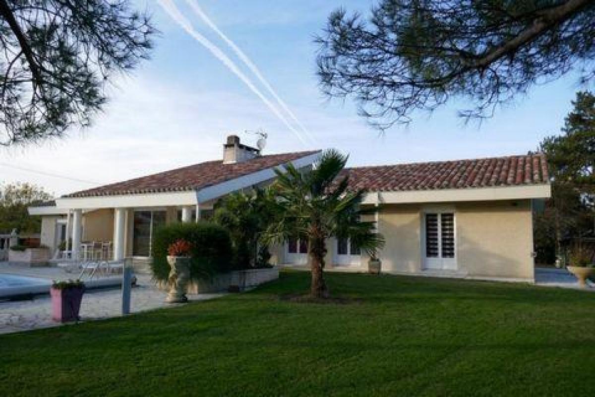 4 bedrooms House in Fleurance, France No. 31010