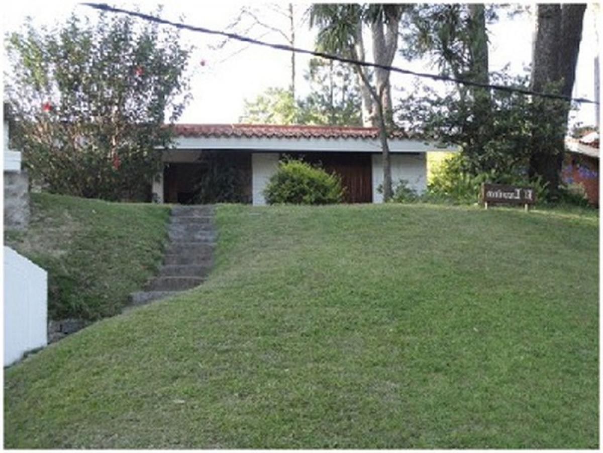 3 bedrooms House in Maldonado, Uruguay No. 7536