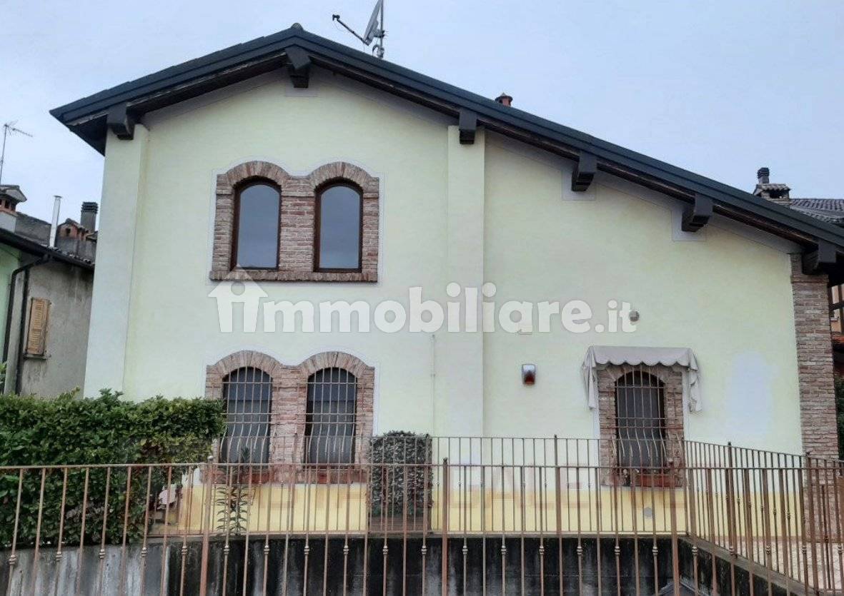 3 bedrooms Apartment in Montichiari, Italy No. 384864