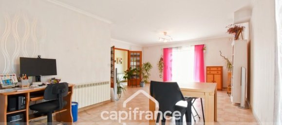 3 bedrooms House in Charente-Maritime, France No. 335908 11