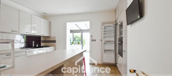 3 bedrooms House in Charente-Maritime, France No. 335908 3