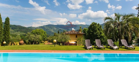 5 bedrooms Villa in Lucca, Italy No. 74678 14