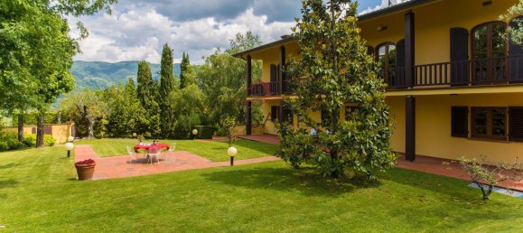5 bedrooms Villa in Lucca, Italy No. 74678 10