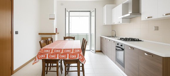 4 Schlafzimmer Villa in Notaresco, Italy, Nr. 349830 3